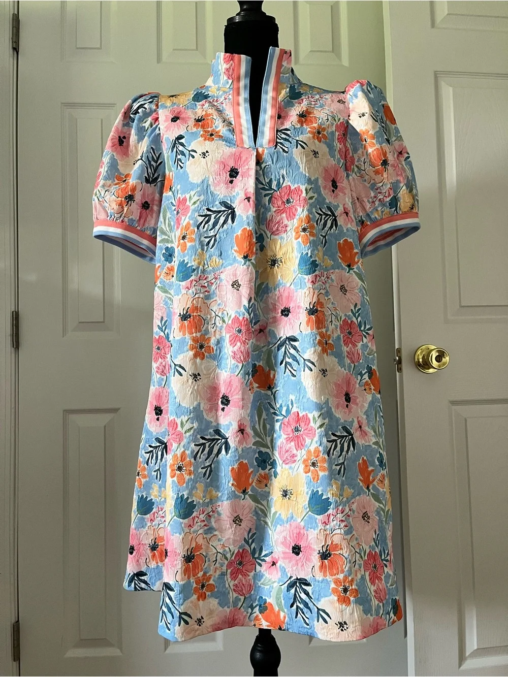 Umgee Floral Puff Sleeve Split Neck Shift Dress Sz M EUC - Picture 2 of 9